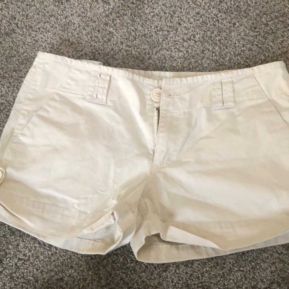 Guess light khaki shorts